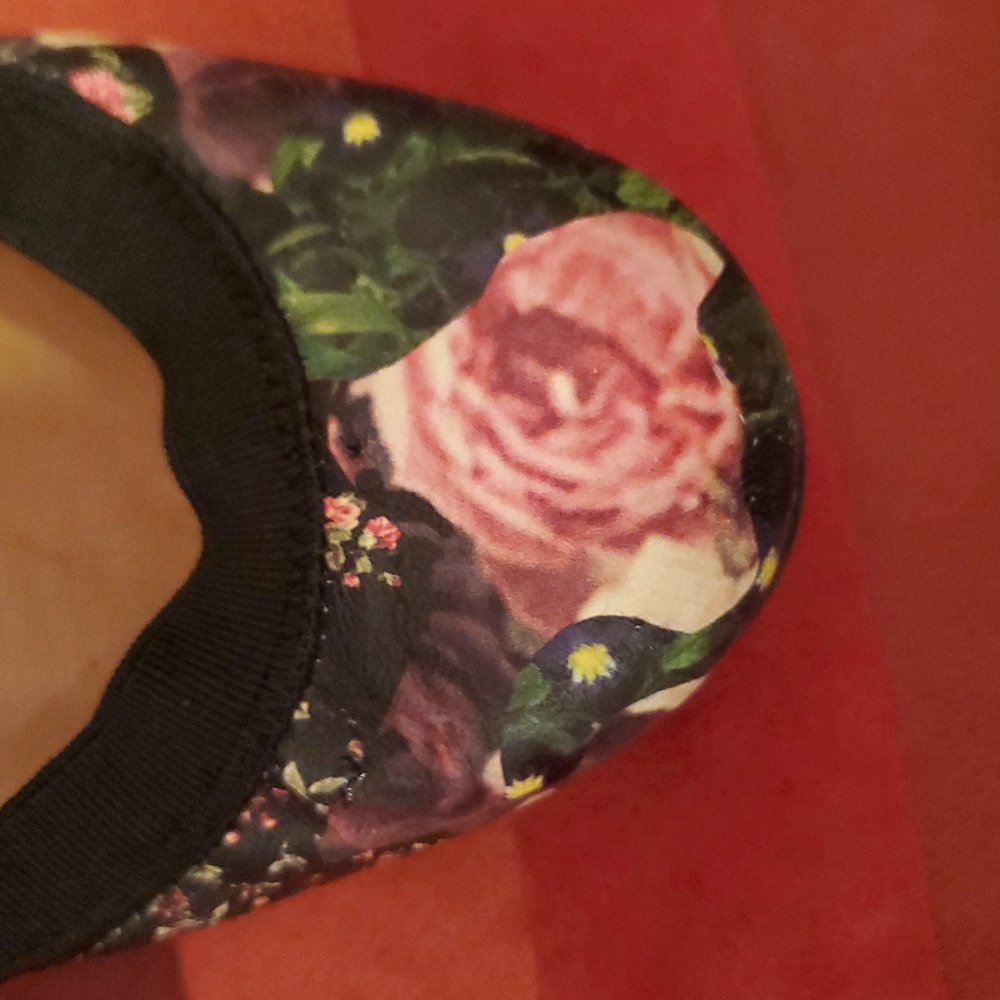 GIVENCHY FLATS SIZE 39 Floral - Black and Pink - Picture 3 of 10